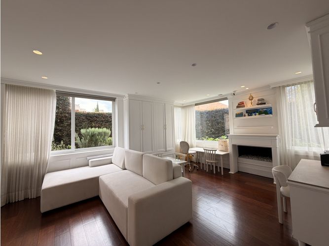 Casa de 5 alcobas en venta en Cerros De Niza, Bogotá, 410 m² · foto 8 de 24