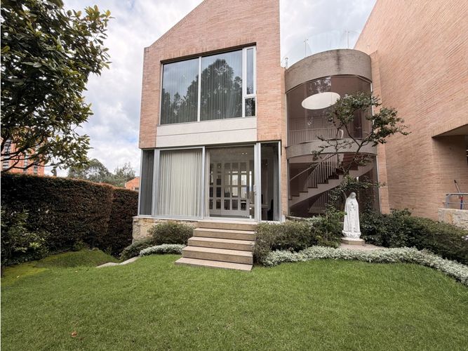 Casa de 5 alcobas en venta en Cerros De Niza, Bogotá, 410 m² · foto 12 de 24