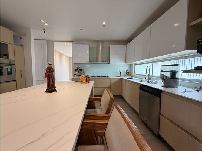 Casa de 5 alcobas en venta en Cerros De Niza, Bogotá, 410 m² · foto 16 de 24