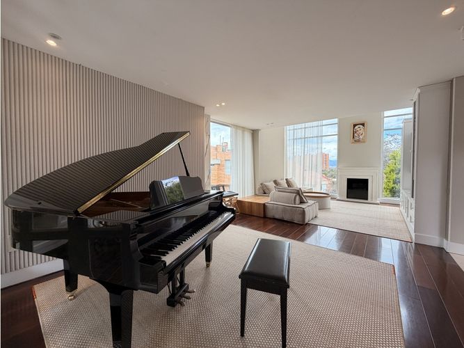 Casa de 5 alcobas en venta en Cerros De Niza, Bogotá, 410 m² · foto 22 de 24