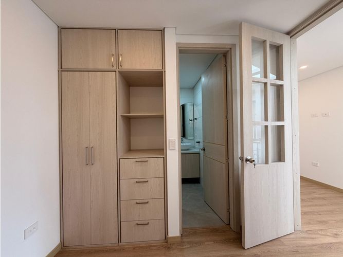Apartamento de 2 alcobas en venta en Salitre Greco, Bogotá, 82 m² · foto 12 de 18