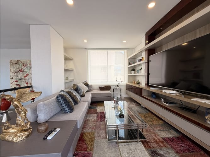 Apartamento de 4 alcobas en venta en Bella Suiza, Bogotá, 313 m² · foto 3 de 21