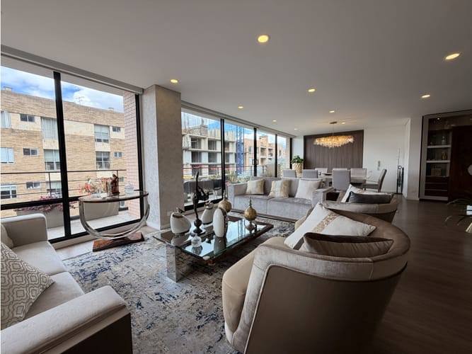 Apartamento de 4 alcobas en venta en Bella Suiza, Bogotá, 313 m² · foto 4 de 21