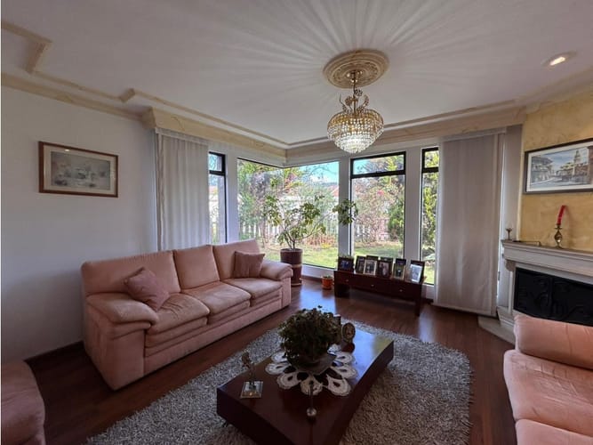 Casa de 4 alcobas en venta en San Jose De Bavaria, Bogotá, 420 m² · foto 3 de 24