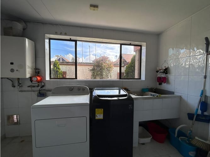 Casa de 4 alcobas en venta en San Jose De Bavaria, Bogotá, 420 m² · foto 9 de 24