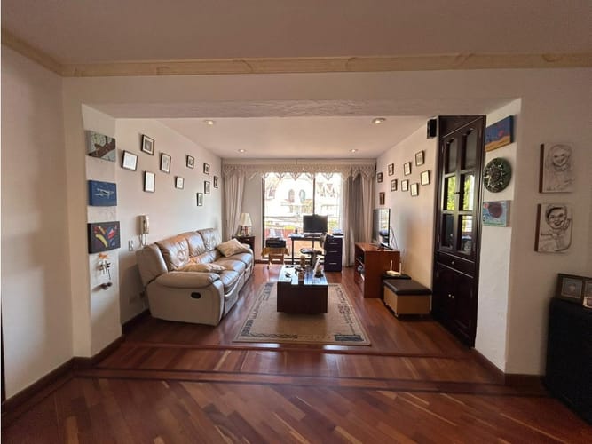 Casa de 4 alcobas en venta en San Jose De Bavaria, Bogotá, 420 m² · foto 12 de 24