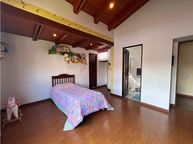 Casa de 4 alcobas en venta en San Jose De Bavaria, Bogotá, 420 m² · foto 18 de 24