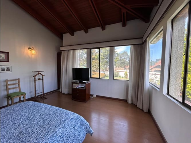 Casa de 4 alcobas en venta en San Jose De Bavaria, Bogotá, 420 m² · foto 23 de 24