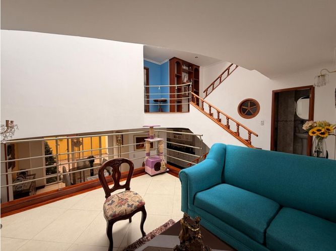 Casa de 3 alcobas en venta en Laura Vicuña, Chía, 272 m² · foto 2 de 21