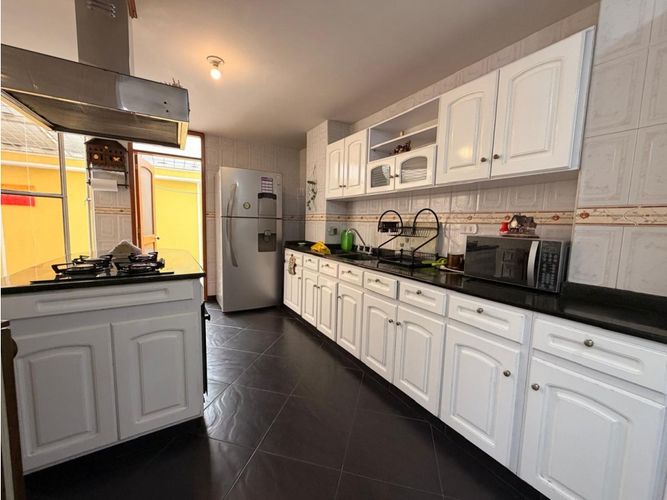 Casa de 3 alcobas en venta en Laura Vicuña, Chía, 272 m² · foto 7 de 21