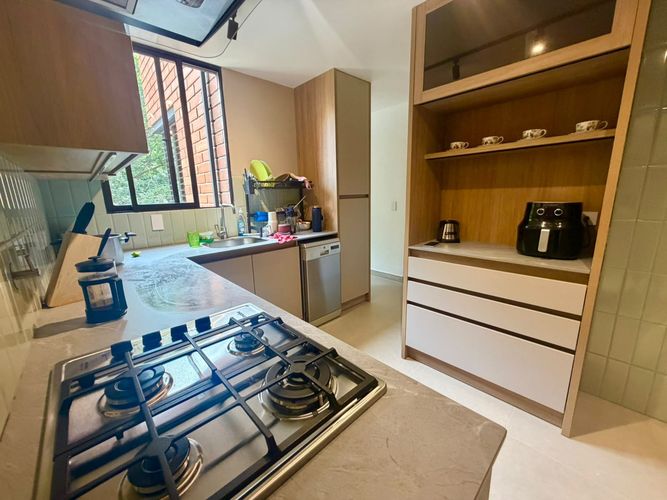 Apartamento de 3 alcobas en venta en El Poblado, Medellín, 210 m² · foto 7 de 24