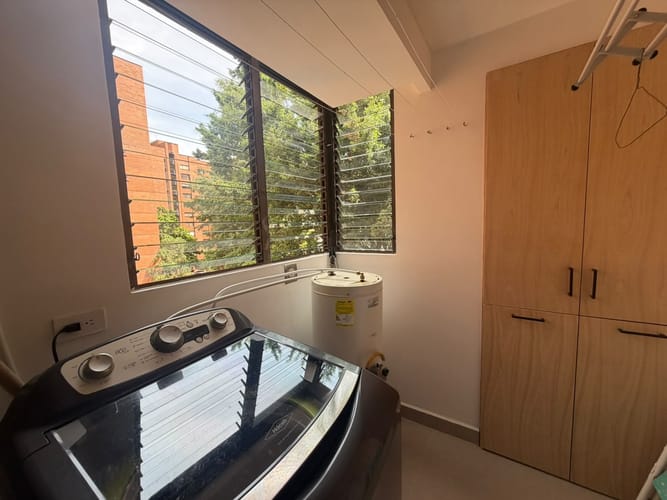 Apartamento de 3 alcobas en venta en El Poblado, Medellín, 210 m² · foto 20 de 24