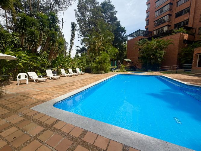 Apartamento de 3 alcobas en venta en El Poblado, Medellín, 210 m² · foto 23 de 24