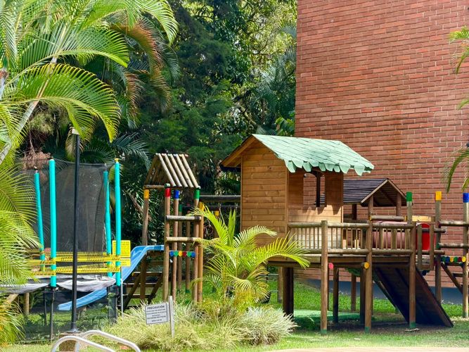Apartamento de 3 alcobas en venta en El Poblado, Medellín, 210 m² · foto 19 de 24