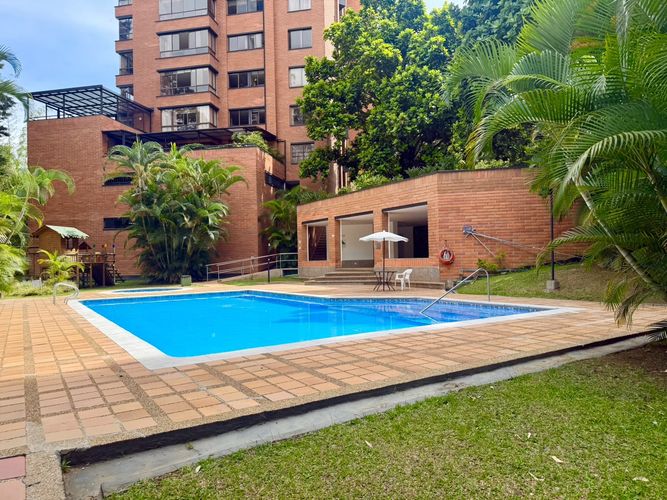 Apartamento de 3 alcobas en venta en El Poblado, Medellín, 210 m² · foto 24 de 24