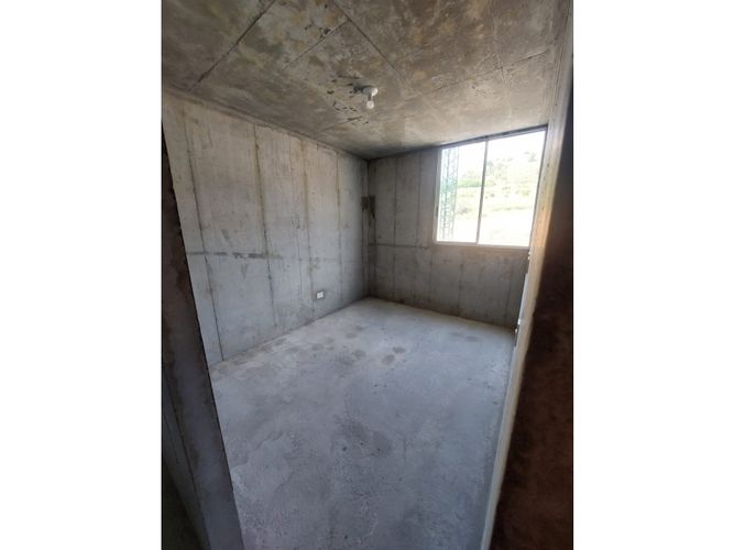 Apartamento de 3 alcobas en venta en Guabinas, Yumbo, 75 m² · foto 8 de 16