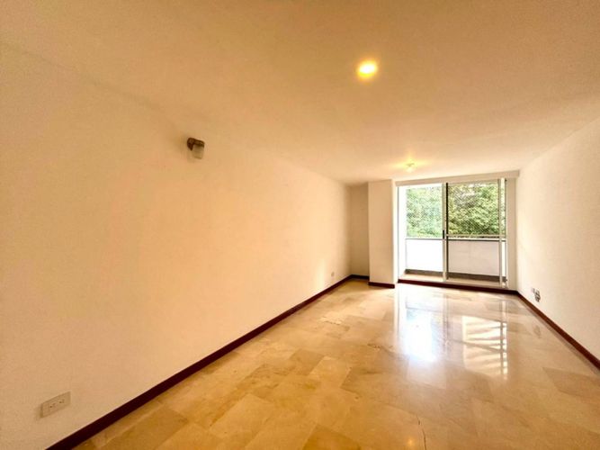Apartamento de 2 alcobas en arriendo en Loma Del Campestre, Medellín, 75 m² · foto 3 de 15