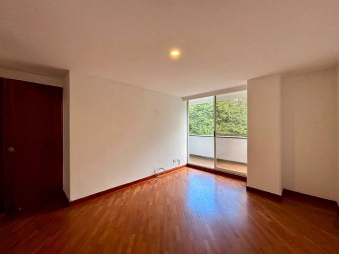 Apartamento de 2 alcobas en arriendo en Loma Del Campestre, Medellín, 75 m² · foto 10 de 15