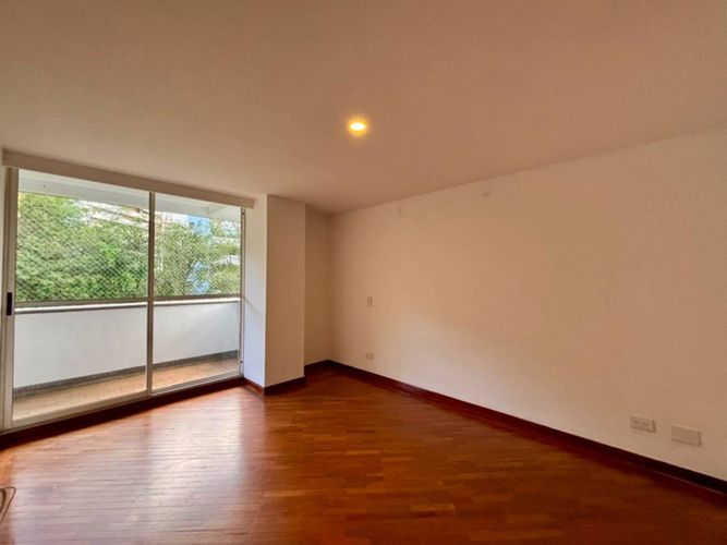 Apartamento de 2 alcobas en arriendo en Loma Del Campestre, Medellín, 75 m² · foto 12 de 15