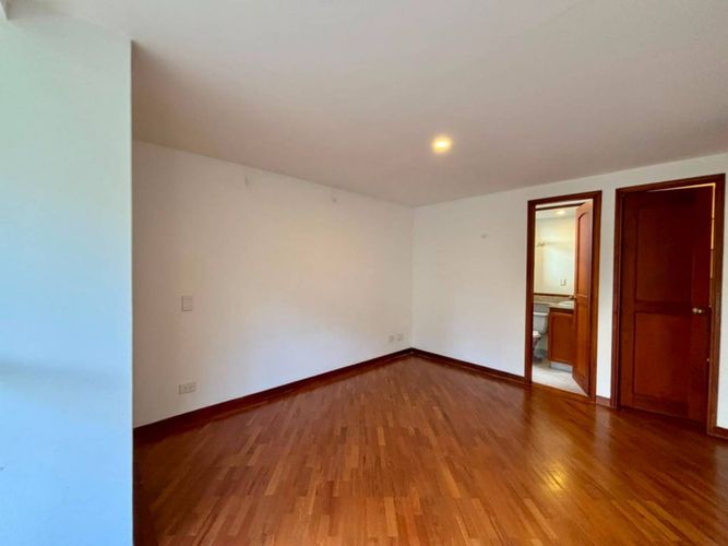 Apartamento de 2 alcobas en arriendo en Loma Del Campestre, Medellín, 75 m² · foto 13 de 15