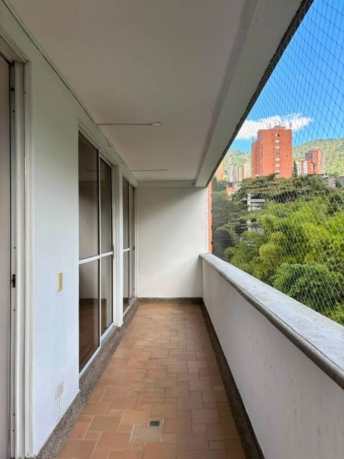 Apartamento de 2 alcobas en arriendo en Loma Del Campestre, Medellín, 75 m² · foto 15 de 15