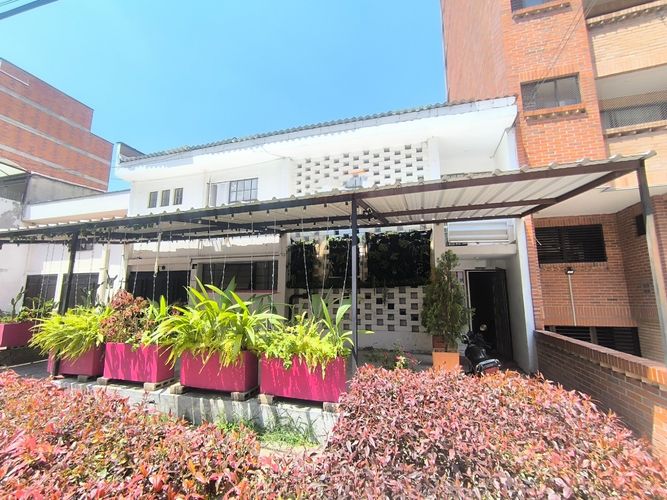 Casa de 5 alcobas en venta en Laureles, Medellín, 336 m² · foto 3 de 13