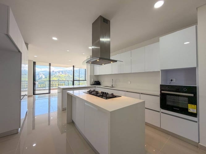 Apartamento de 3 alcobas en venta en Lagos Del Cacique, Bucaramanga, 186 m² · foto 3 de 17