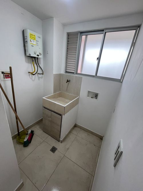 Apartamento de 3 alcobas en arriendo en Las Lomitas, Sabaneta, 77 m² · foto 17 de 17
