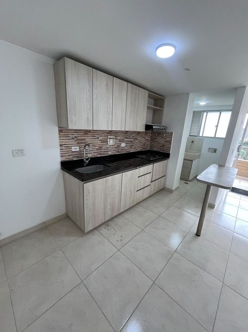Apartamento de 3 alcobas en arriendo en Las Lomitas, Sabaneta, 77 m² · foto 3 de 17
