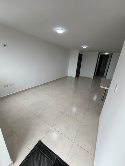 Apartamento de 3 alcobas en arriendo en Las Lomitas, Sabaneta, 77 m² · foto 5 de 17