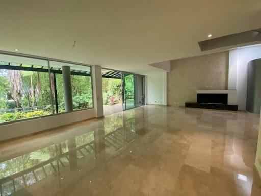 Casa de 3 alcobas en arriendo en El Diamante 2, Medellín, 337 m² · foto 4 de 24