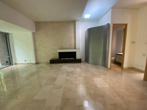 Casa de 3 alcobas en arriendo en El Diamante 2, Medellín, 337 m² · foto 5 de 24
