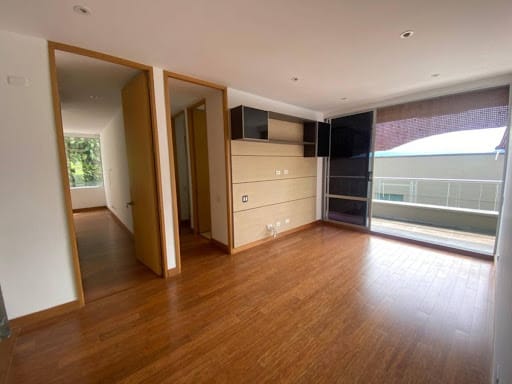 Casa de 3 alcobas en arriendo en El Diamante 2, Medellín, 337 m² · foto 6 de 24