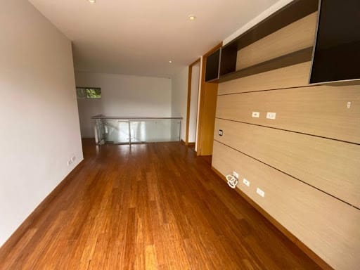 Casa de 3 alcobas en arriendo en El Diamante 2, Medellín, 337 m² · foto 7 de 24