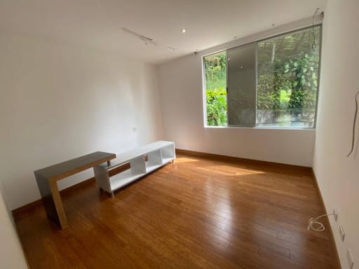 Casa de 3 alcobas en arriendo en El Diamante 2, Medellín, 337 m² · foto 12 de 24