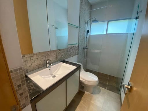 Casa de 3 alcobas en arriendo en El Diamante 2, Medellín, 337 m² · foto 16 de 24