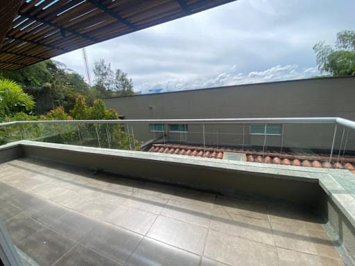 Casa de 3 alcobas en arriendo en El Diamante 2, Medellín, 337 m² · foto 20 de 24