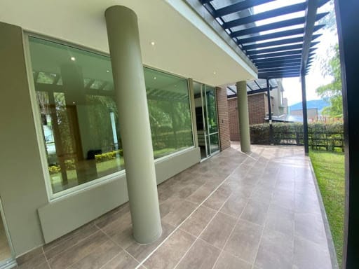 Casa de 3 alcobas en arriendo en El Diamante 2, Medellín, 337 m² · foto 21 de 24