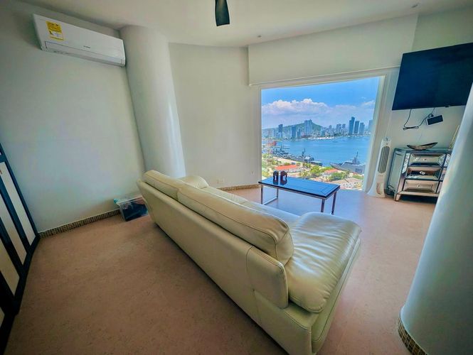 Apartamento de 3 alcobas en venta en Bocagrande, Cartagena, 134 m² · foto 2 de 13