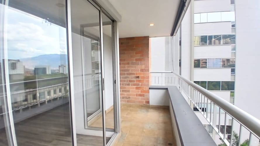 Apartamento de 1 alcoba en arriendo en Los Balsos, Medellín, 80 m² · foto 3 de 12