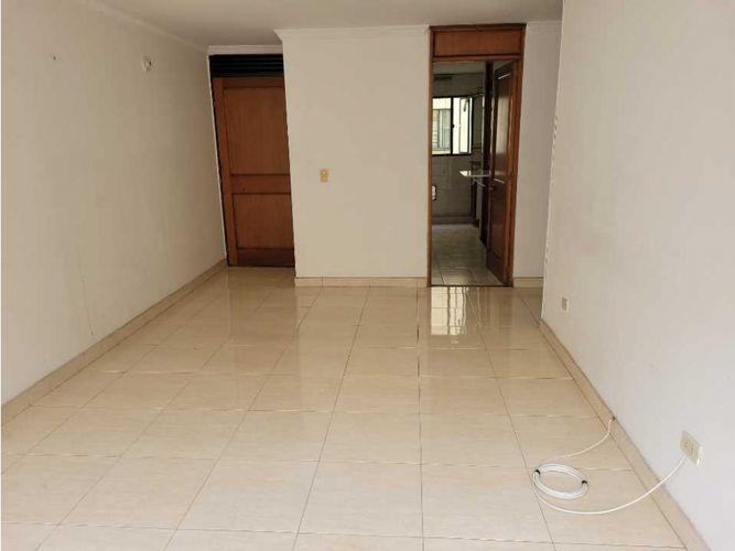 Apartamento de 3 alcobas en venta en Balcones De Oriente, Bogotá, 74 m² · foto 2 de 16