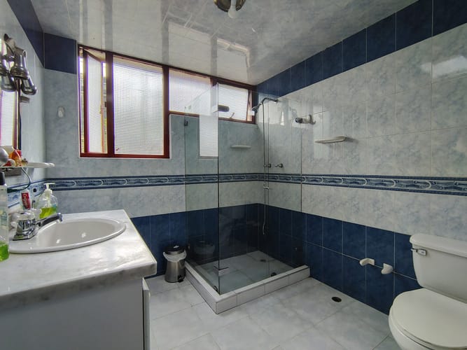 Casa de 5 alcobas en venta en El Salitre, Bogotá, 350 m² · foto 9 de 24