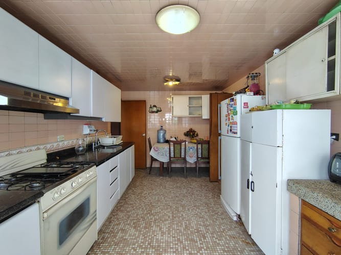 Casa de 5 alcobas en venta en El Salitre, Bogotá, 350 m² · foto 18 de 24