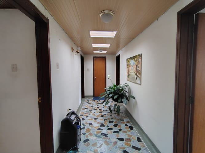 Casa de 5 alcobas en venta en El Salitre, Bogotá, 350 m² · foto 22 de 24