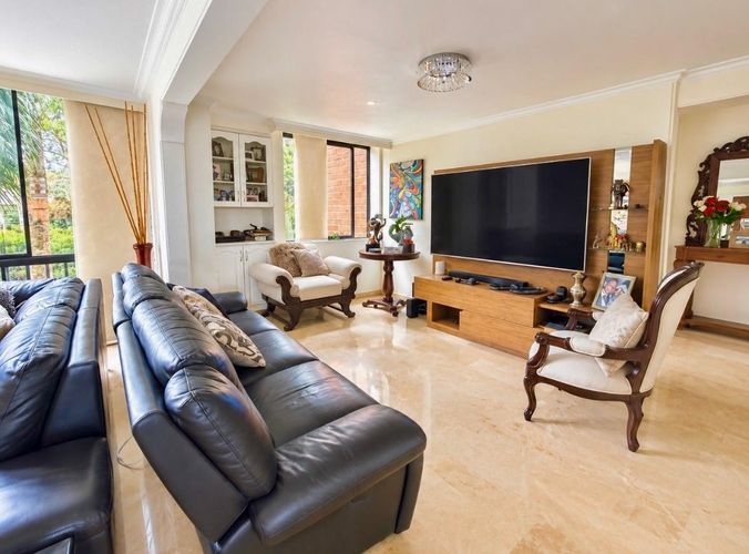 Apartamento de 3 alcobas en venta en El Diamante No. 2, Medellín, 150 m² · foto 2 de 19