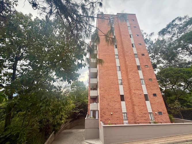 Apartamento de 3 alcobas en venta en El Diamante No. 2, Medellín, 150 m² · foto 19 de 19