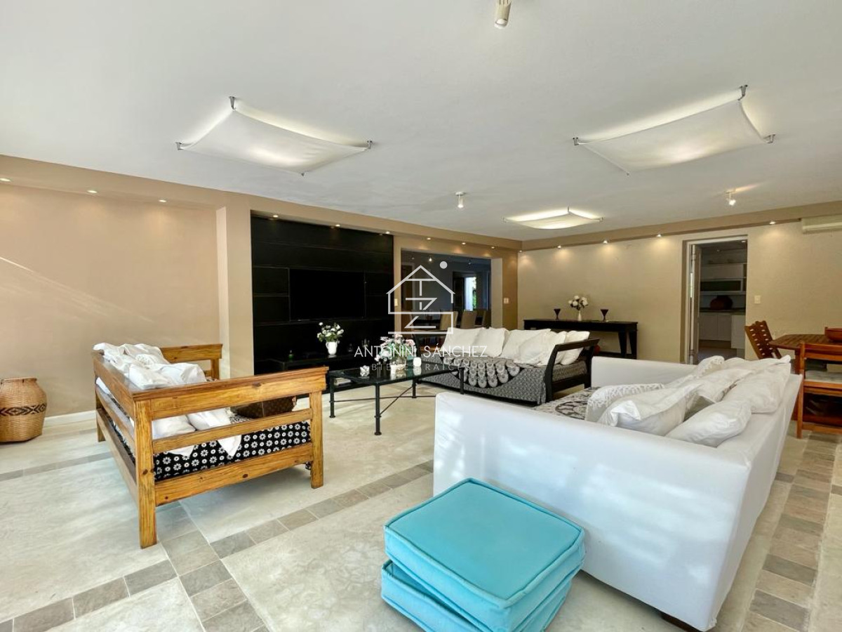 Casa en Alquiler · Foto 3