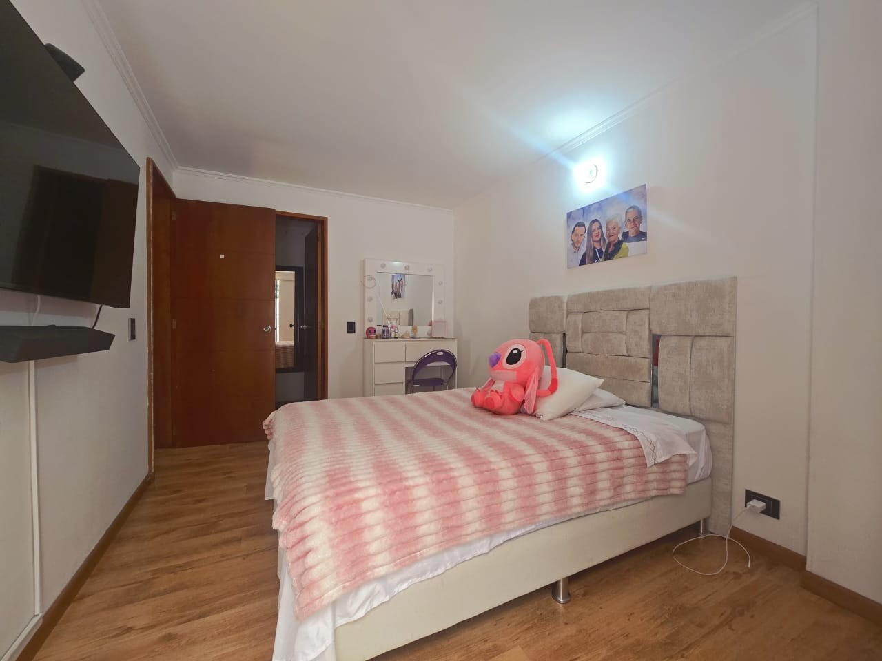 Apartamento en venta en Loma De Los Bernal, Medellín · foto 12 de 17