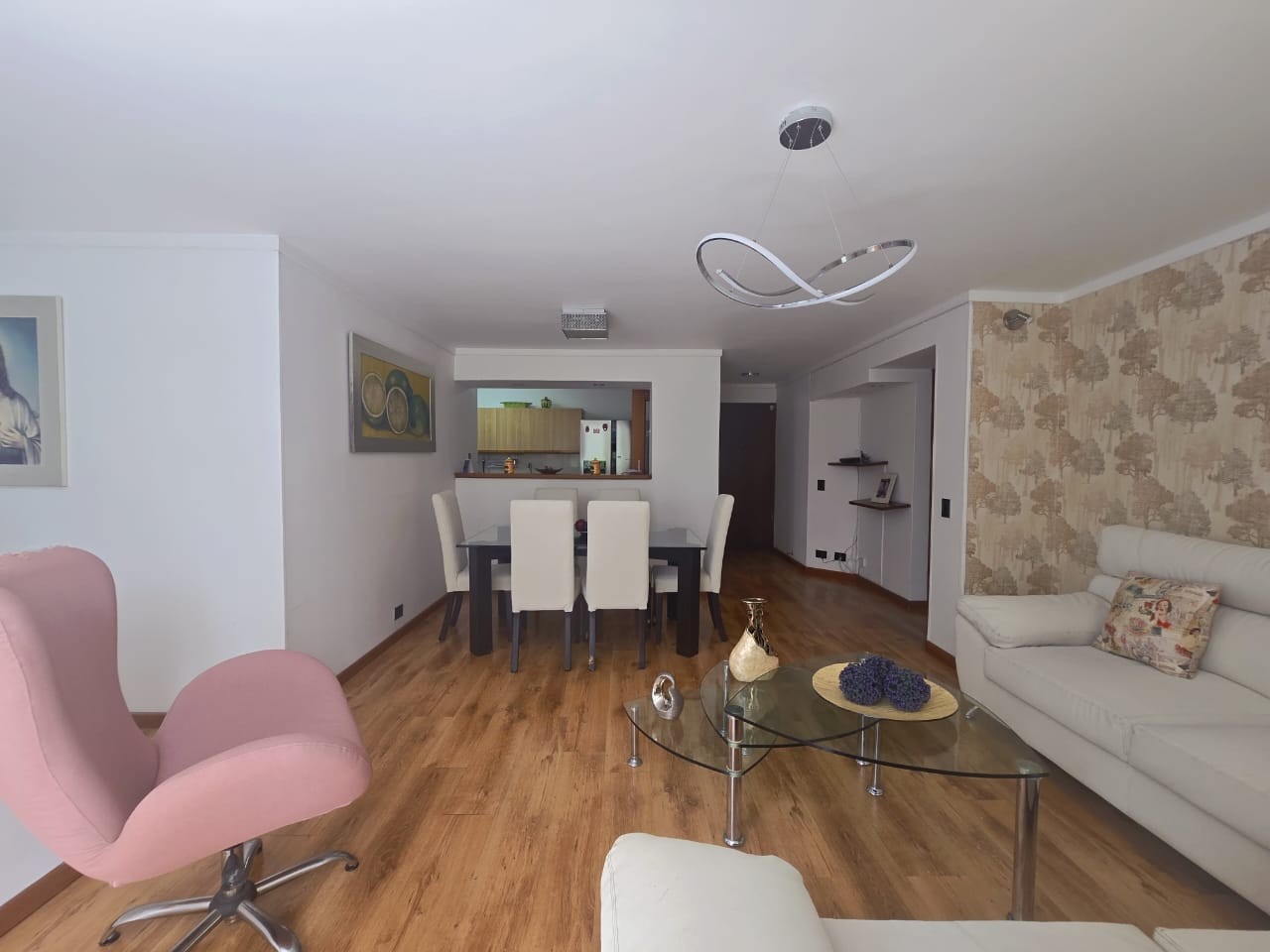 Apartamento en venta en Loma De Los Bernal, Medellín · foto 3 de 17