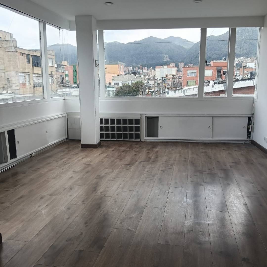 Apartamento en arriendo en Galerias, Bogotá · foto 2 de 24